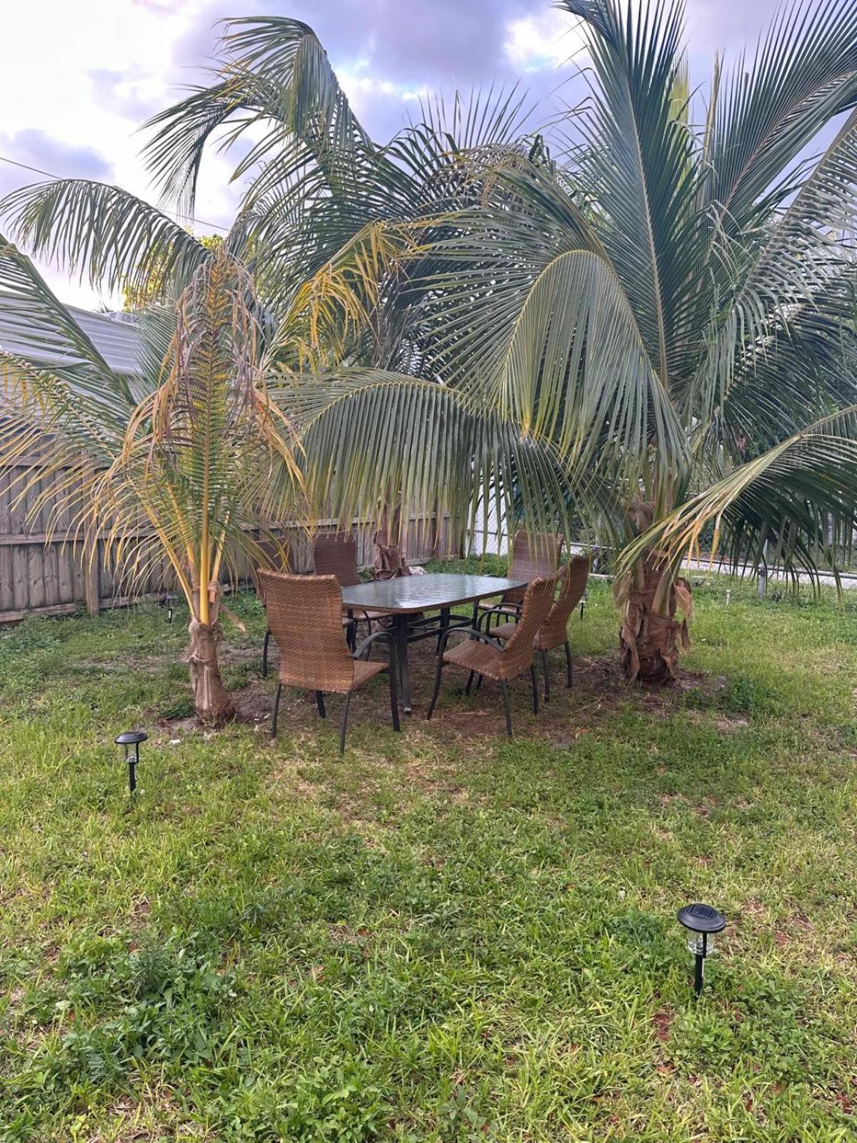 203 Miami Shared Rooms For Men Central Comfortable, Affordable Екстериор снимка